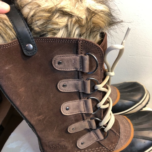 Size 9 Joan of Arc Sorel boots - Picture 2 of 14